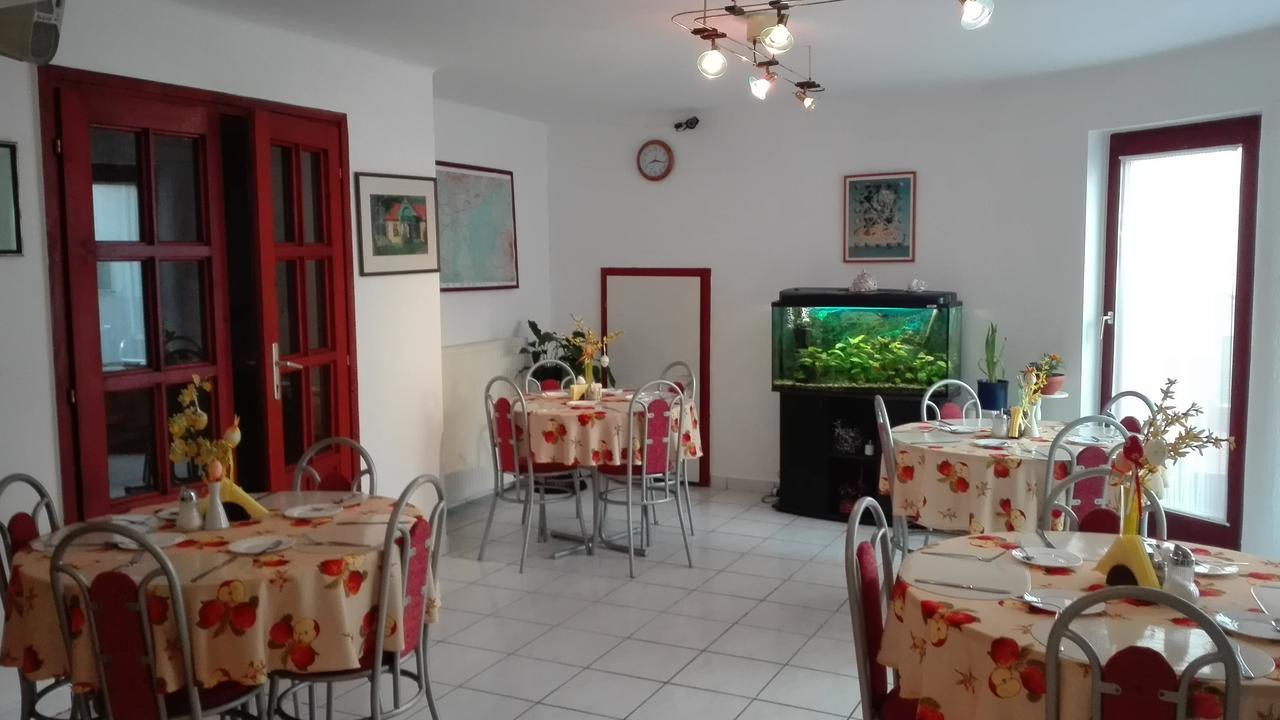 Bed and Breakfast Ria Panzio Ostřihom Exteriér fotografie